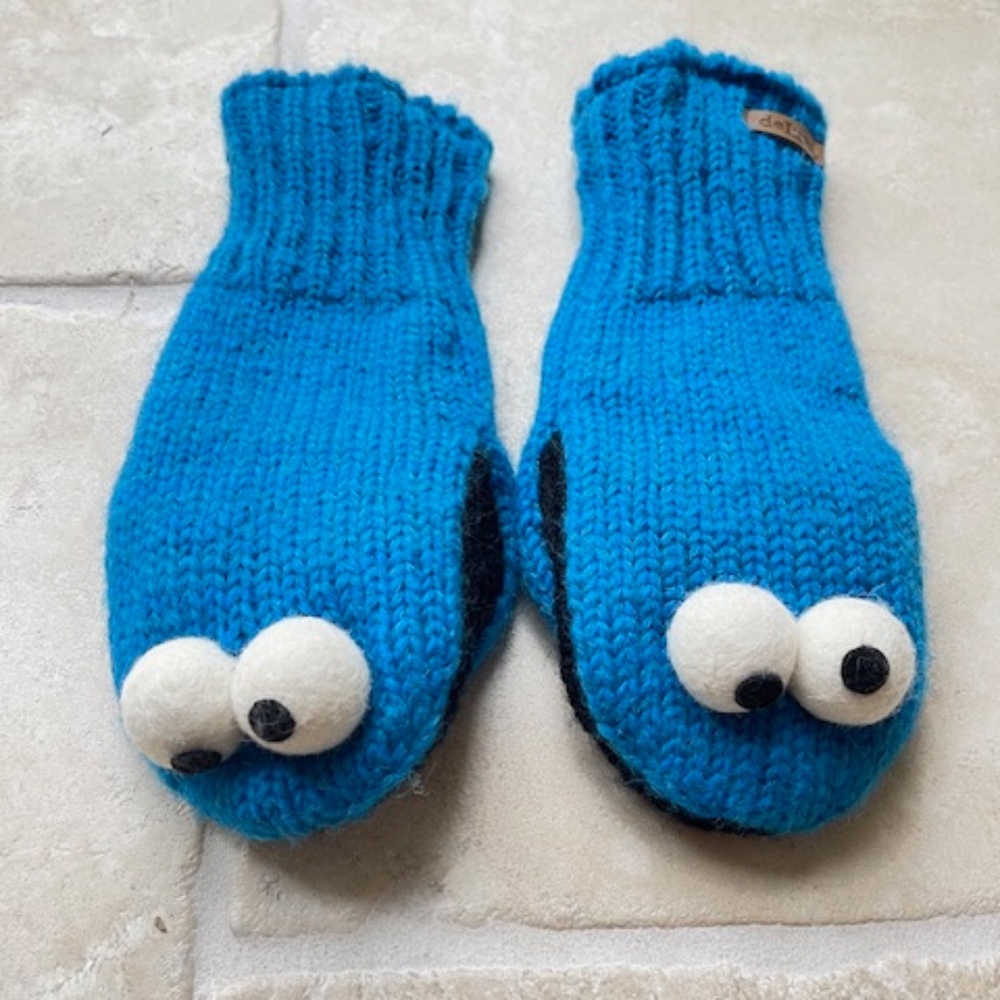 DeLux Brand Muppets "Cookie Monster" Mittens--Pre Owned--XLNT Condition!!